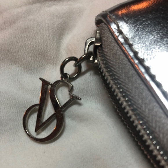 Victoria’s Secret Angel card clutch color- silver - Picture 4 of 4